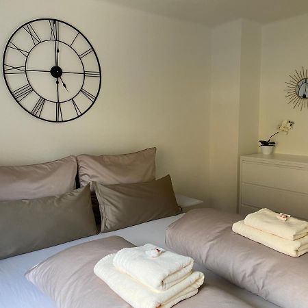 Gemuetliche Wohnung Mit Gartenblick インスブルック エクステリア 写真