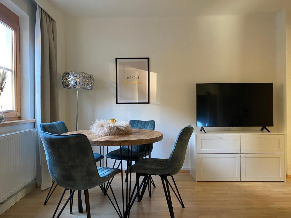 Gemuetliche Wohnung Mit Gartenblick インスブルック エクステリア 写真